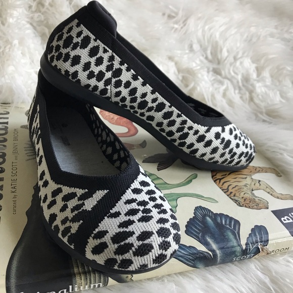 Clarks White Carly Wish‎ Shoe - Picture 1 of 10